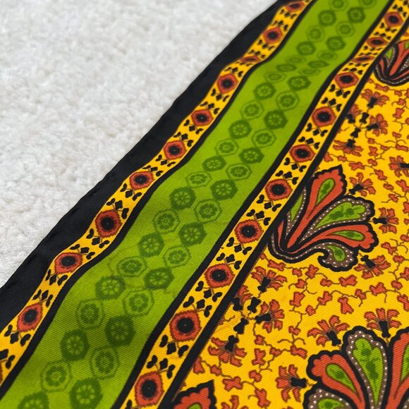 Vintage Echo Geometric Square Scarf - Picture 7 of 9